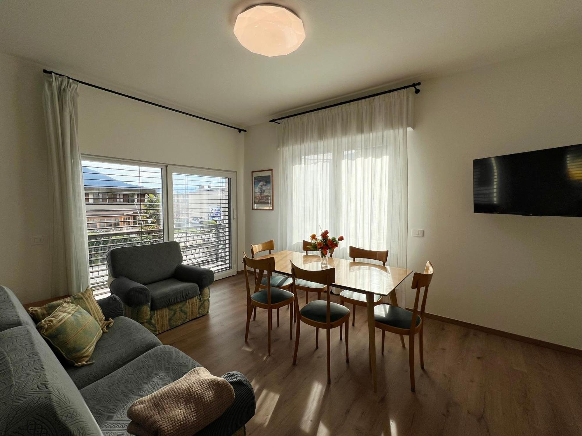 Casa Paola Central Stay By The Lake Domaso Bagian luar foto