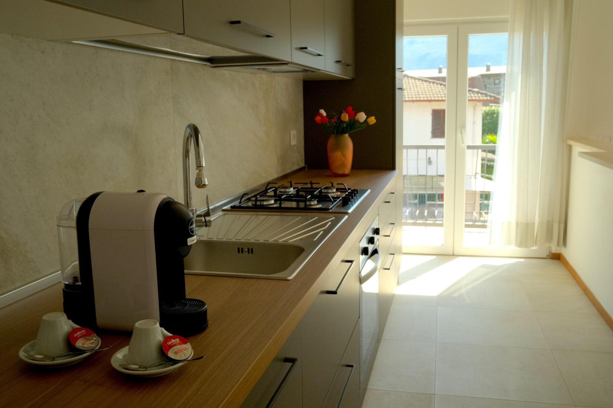 Casa Paola Central Stay By The Lake Domaso Bagian luar foto